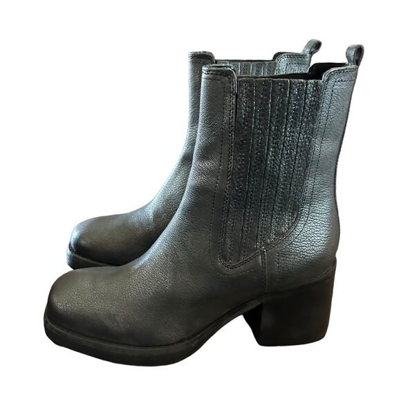 Kenneth Cole Jet Black Leather Chelsea Boots Chunky Heel Slip On NEW Size 7 - Picture 1 of 11